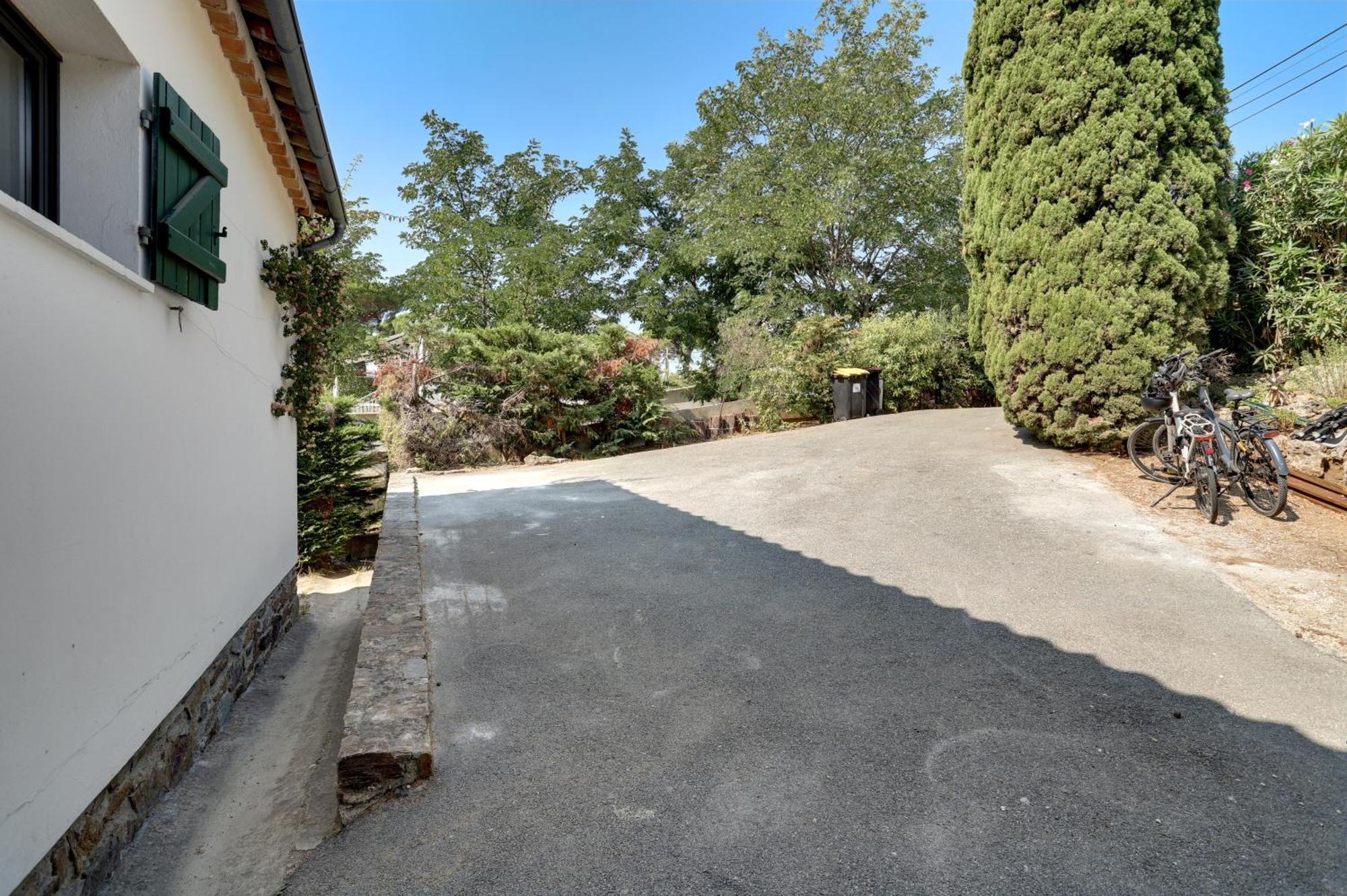 Villa La Temana, rénovée, piscine privée chauffée, grand jardin, plages et commerces à pied, à Cavalaire, près de Saint-Tropez Exterior foto