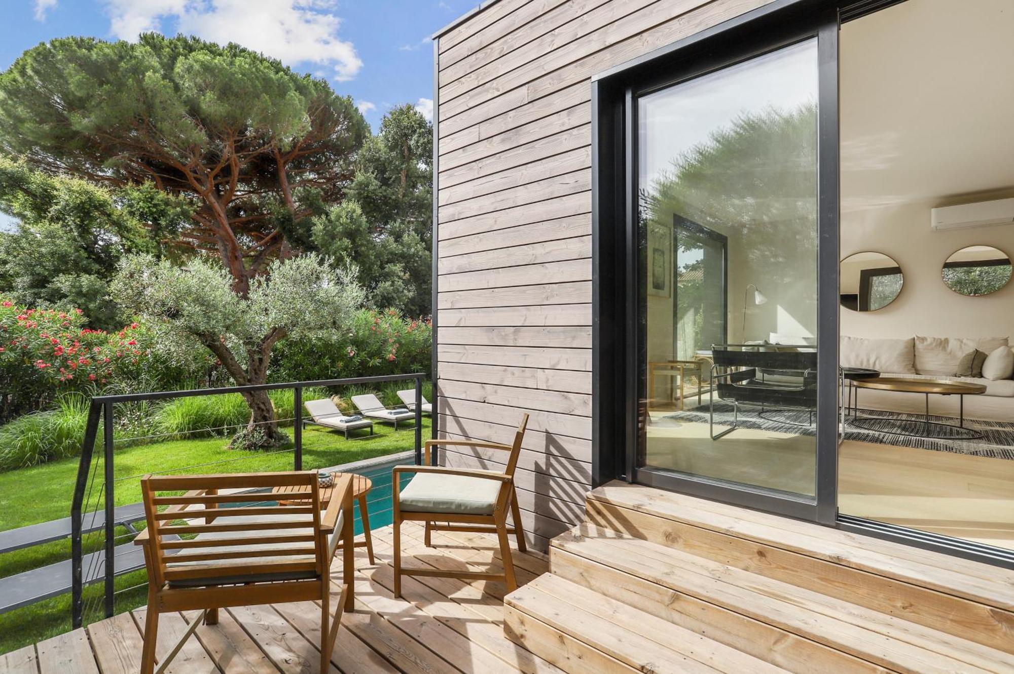 Villa La Temana, rénovée, piscine privée chauffée, grand jardin, plages et commerces à pied, à Cavalaire, près de Saint-Tropez Exterior foto